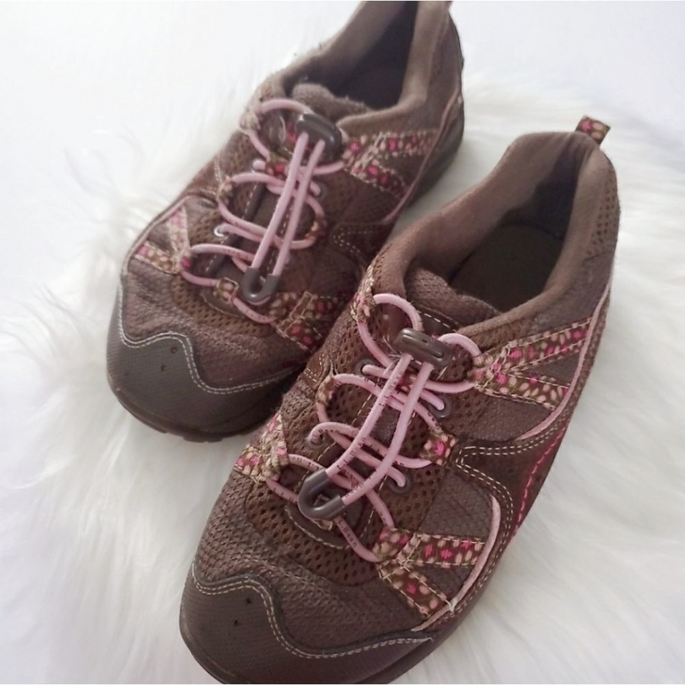 L.L. Bean girl's shoe